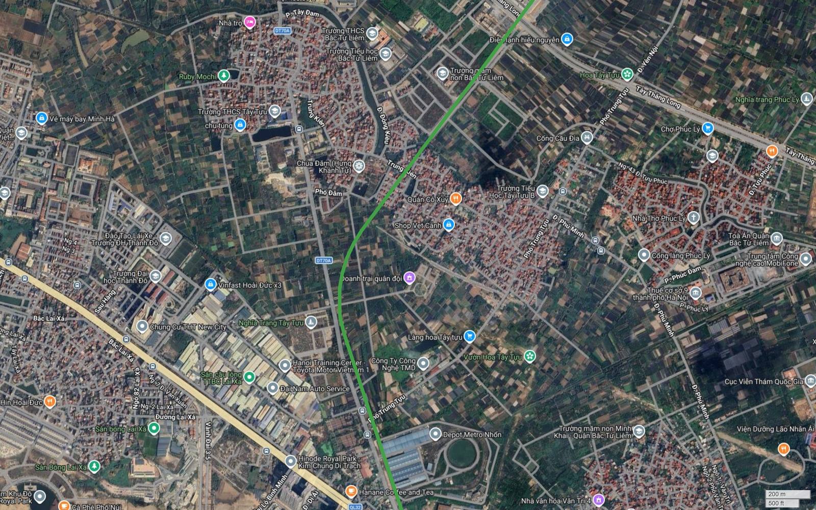 Hành lang tuyến metro số 4 Hà Nội giữa vùng trồng hoa Tây Tựu với ruộng hoa hai bên và ngõ phố hẹp Trung Kiên